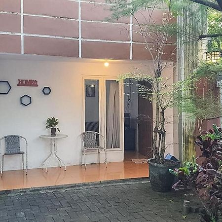 Syafa Homestay Syariah Mitra Reddoorz Tuban  Екстер'єр фото