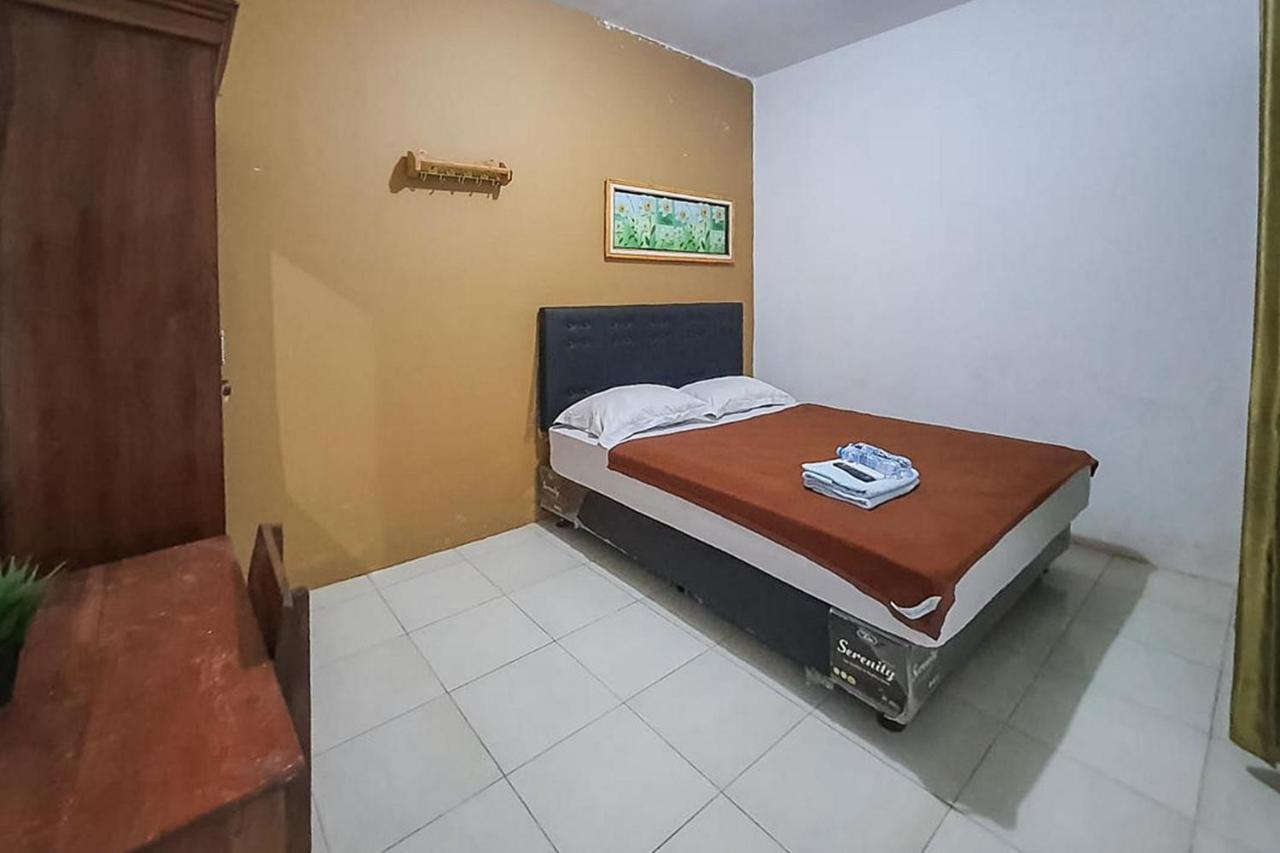 Syafa Homestay Syariah Mitra Reddoorz Tuban  Екстер'єр фото