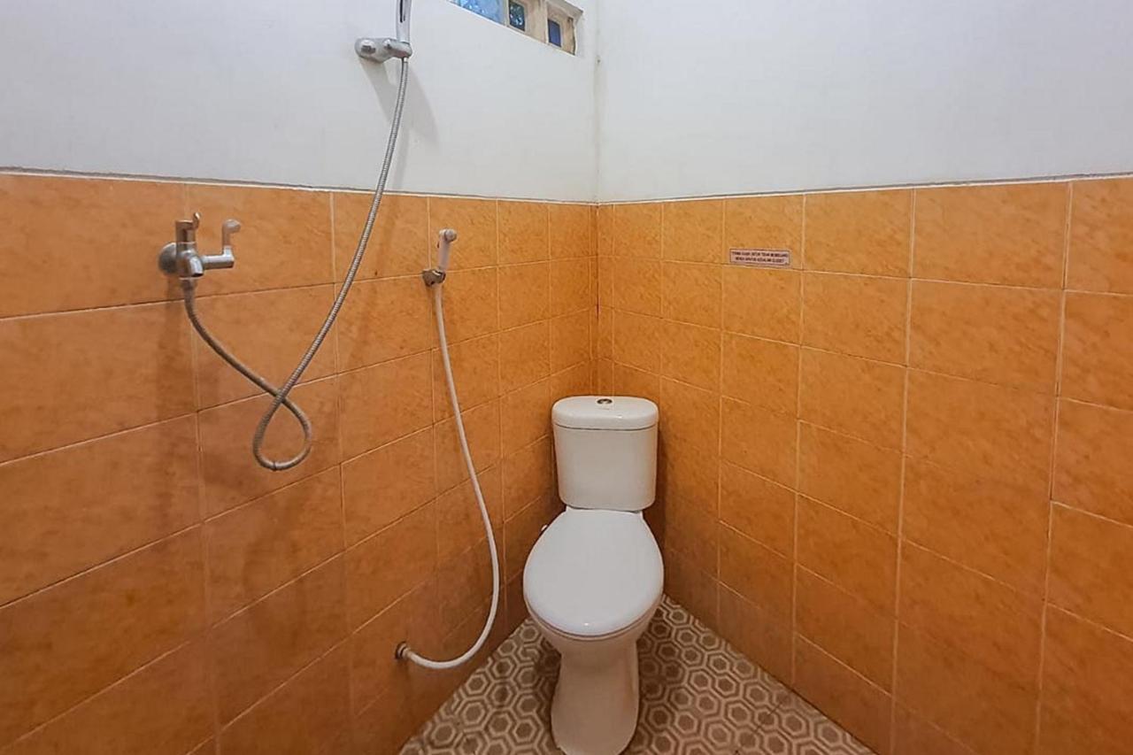 Syafa Homestay Syariah Mitra Reddoorz Tuban  Екстер'єр фото