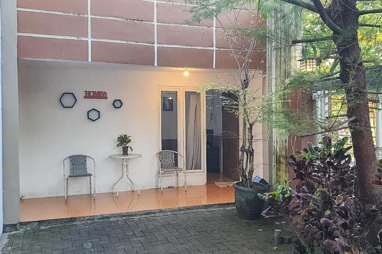Syafa Homestay Syariah Mitra Reddoorz Tuban  Екстер'єр фото
